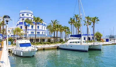 Middle Floor Apartment in Estepona