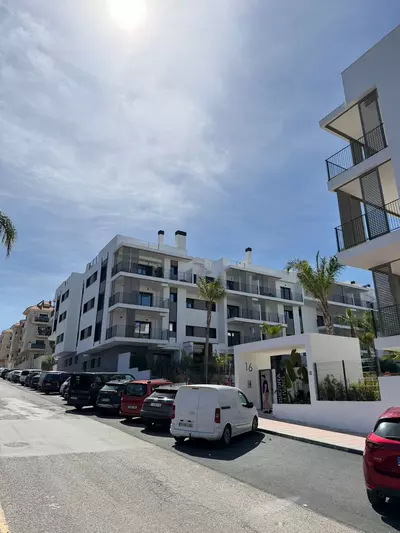 Middle Floor Apartment in Estepona