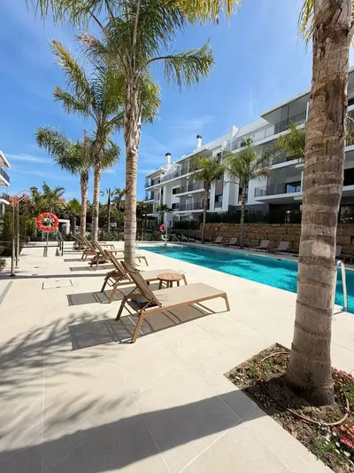Middle Floor Apartment in Estepona