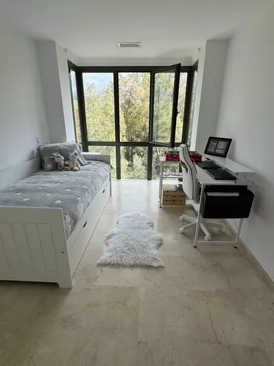 Middle Floor Apartment in Nueva Andalucía