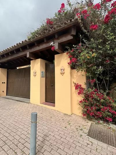 Middle Floor Apartment in Nueva Andalucía