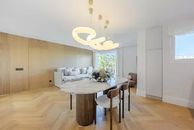 Middle Floor Apartment in Puerto Banús