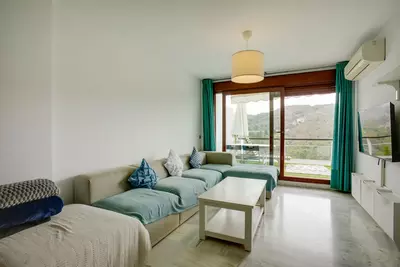 Middle Floor Apartment in Benahavís