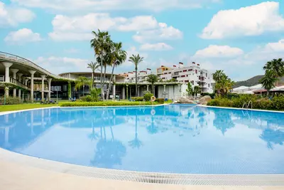 Middle Floor Apartment in Benahavís
