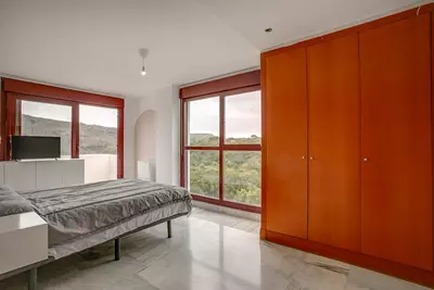 Middle Floor Apartment in Benahavís