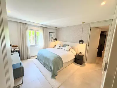 Middle Floor Apartment in Puerto Banús