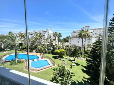 Middle Floor Apartment in Puerto Banús