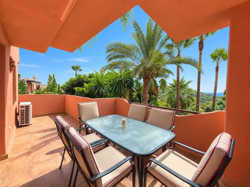 Middle Floor Apartment in Casares Playa