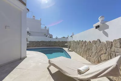 Semi-Detached House in Nueva Andalucía