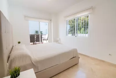 Middle Floor Apartment in Estepona