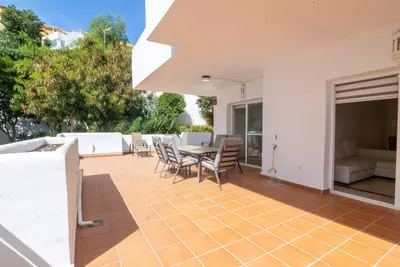 Middle Floor Apartment in Estepona