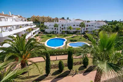 Middle Floor Apartment in Estepona