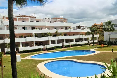 Middle Floor Apartment in Estepona