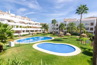 Middle Floor Apartment in Estepona