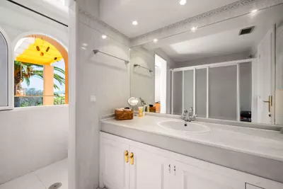 Detached Villa in Elviria