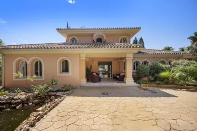 Detached Villa in Elviria
