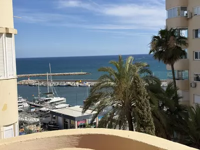 Middle Floor Apartment in Estepona