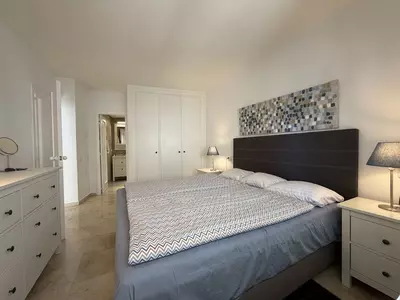 Middle Floor Apartment in Estepona