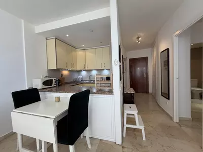 Middle Floor Apartment in Estepona