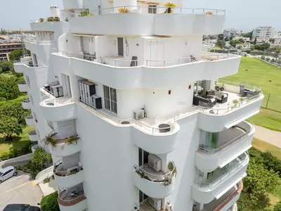 Middle Floor Apartment in Guadalmina Alta