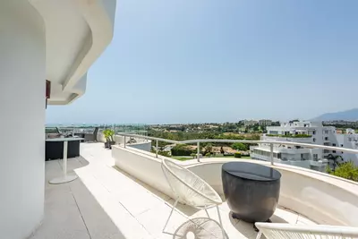 Middle Floor Apartment in Guadalmina Alta