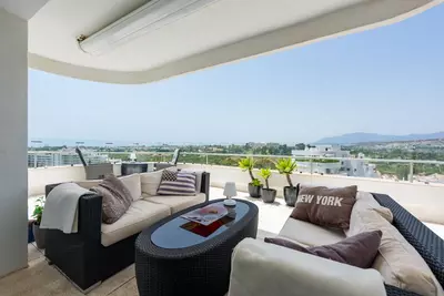 Middle Floor Apartment in Guadalmina Alta