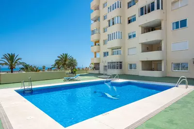 Middle Floor Apartment in Estepona