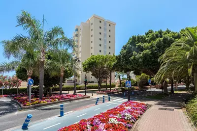 Middle Floor Apartment in Estepona