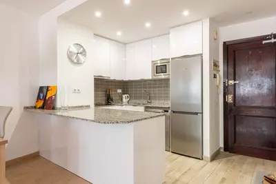 Middle Floor Apartment in Estepona
