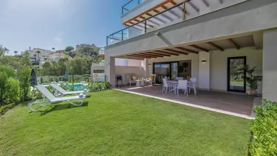 Ground Floor Apartment in Nueva Andalucía