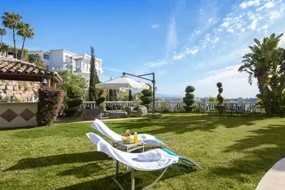 Detached Villa in El Paraiso