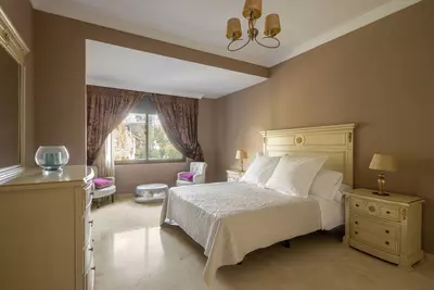 Detached Villa in El Paraiso