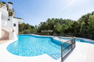 Middle Floor Apartment in Benahavís