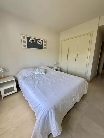 Middle Floor Apartment in Estepona