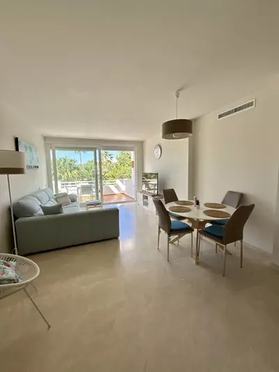 Middle Floor Apartment in Estepona