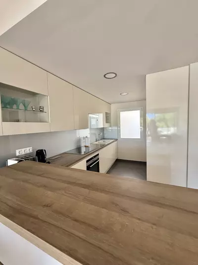 Middle Floor Apartment in Estepona