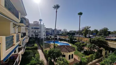 Middle Floor Apartment in Nueva Andalucía