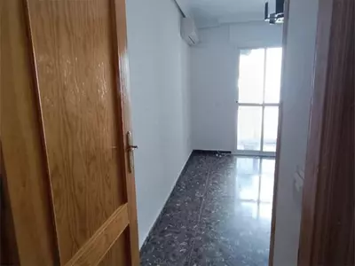 Middle Floor Apartment in Estepona