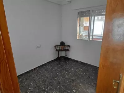 Middle Floor Apartment in Estepona