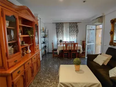 Middle Floor Apartment in Estepona
