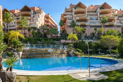 Middle Floor Apartment in Nueva Andalucía