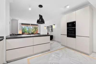Middle Floor Apartment in Nueva Andalucía