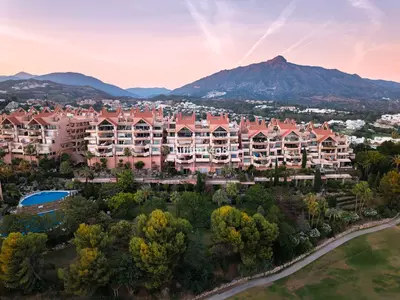 Middle Floor Apartment in Nueva Andalucía