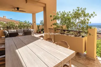 Middle Floor Apartment in Benahavís