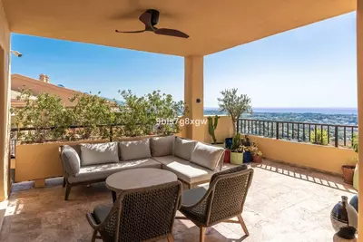 Middle Floor Apartment in Benahavís