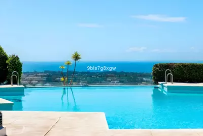Middle Floor Apartment in Benahavís