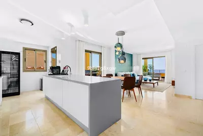 Middle Floor Apartment in Benahavís