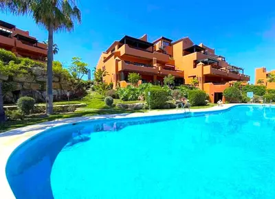 Middle Floor Apartment in Estepona
