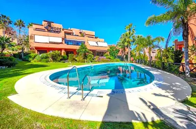 Middle Floor Apartment in Estepona