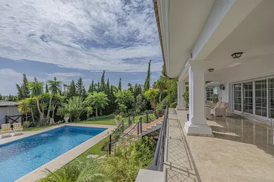 Detached Villa in El Paraiso